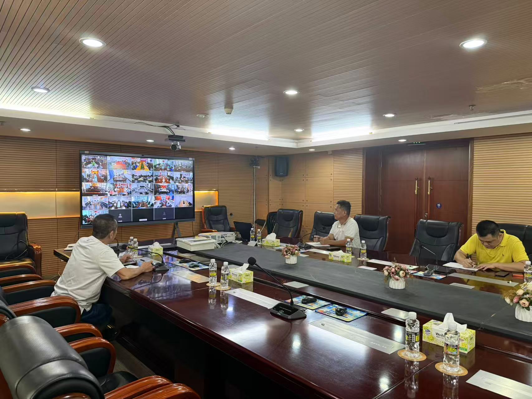 2025.10.4海汽集团召开防御台风“麦德姆”工作会议.jpg 2025.10.4海汽集团召开防御台风“麦德姆”工作会议.jpg